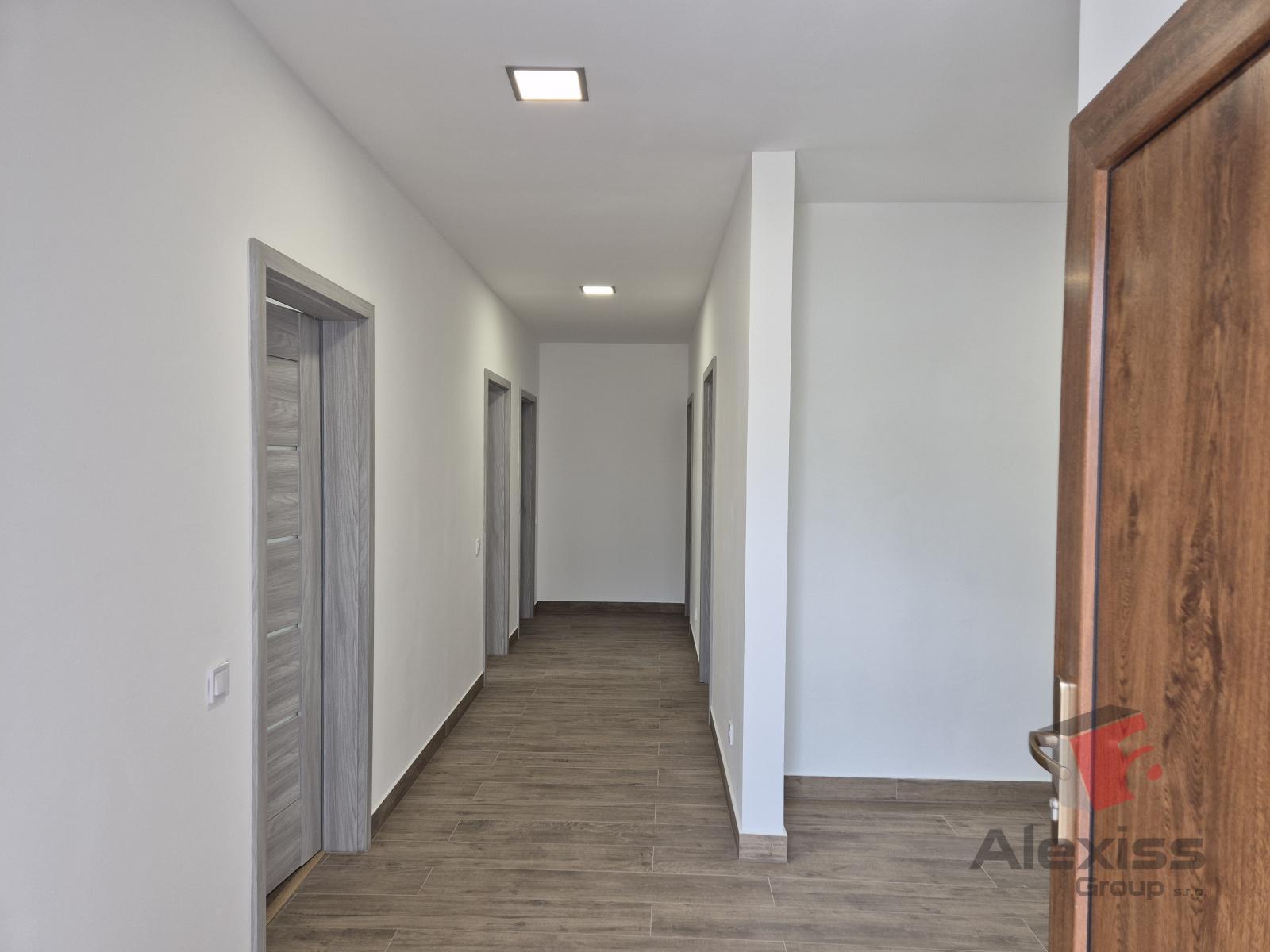 Pronájem novostavby bungalovu 5+KK, terasa, zahrada, Brázdimská, Brandýs nad Labem — fotografie 20