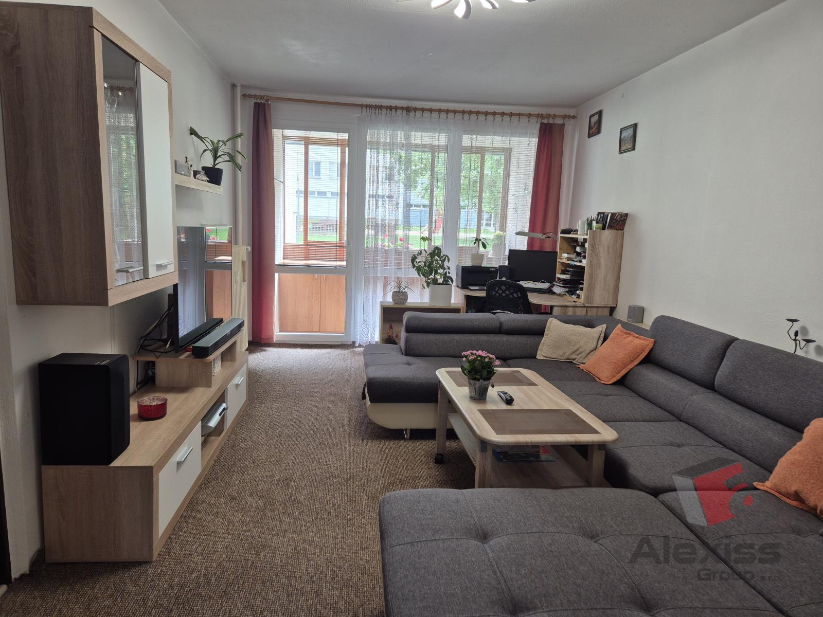 Prodej bytu 3+1, lodžie, sklep, 74 m2, Blatské sídliště, Veselí nad Lužnicí — fotografie 3